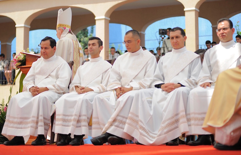 Nuevos sacerdotes Diócesis San Juan de los Lagos - El Río